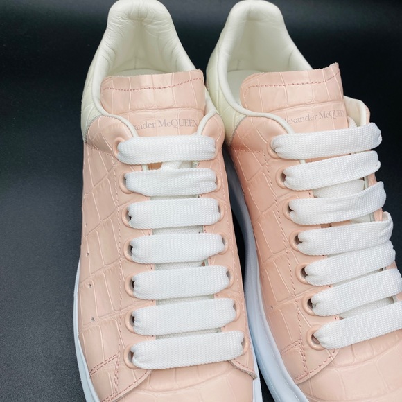 Alexander McQueen Women’s Oversized Leather Sneakers Size 9 AUTHENTIC - Picture 4 of 9